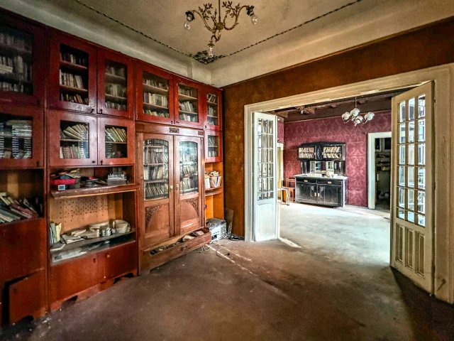 Farmacia Hotaranu vintage image inside